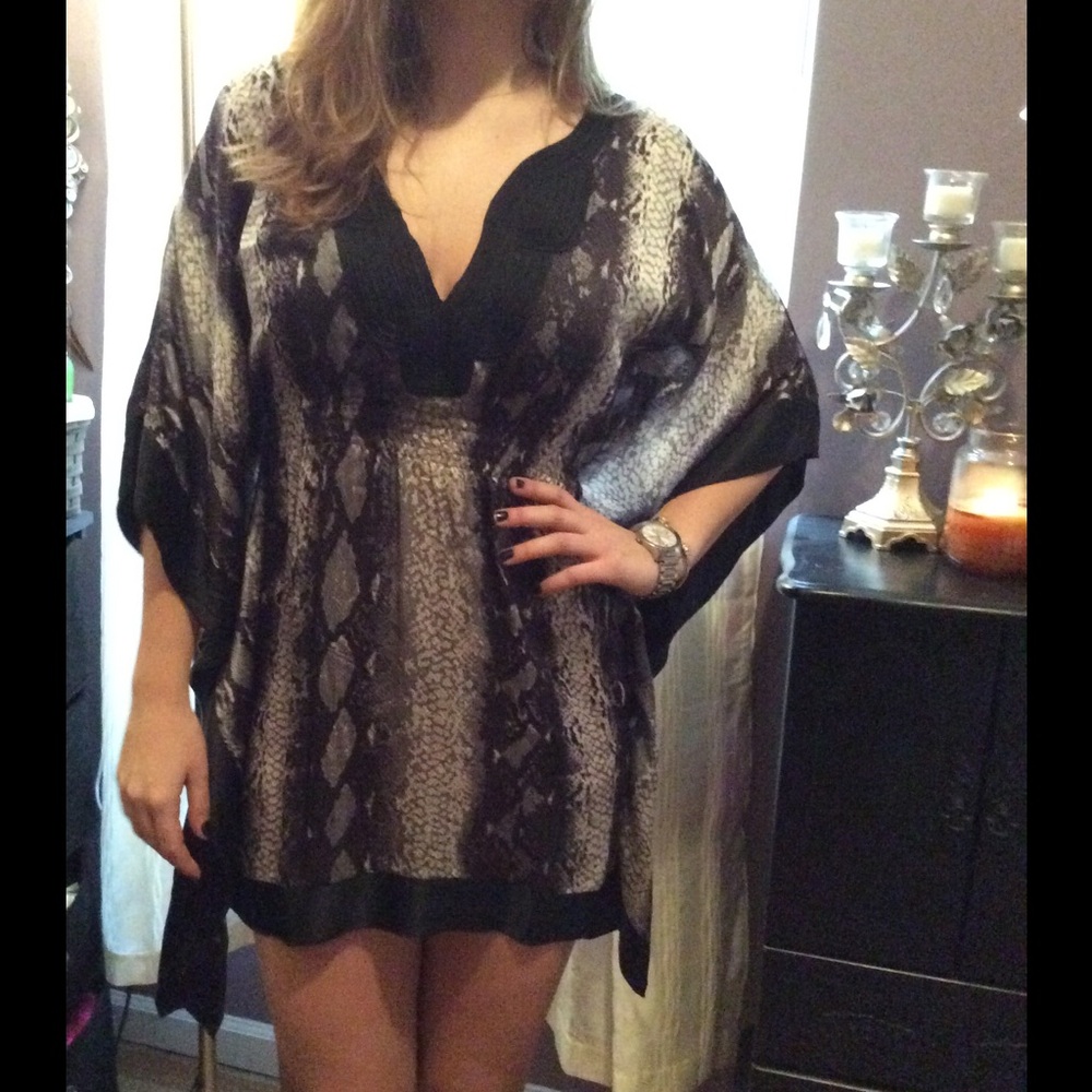 bebe Black and Gray Snake Print Dress